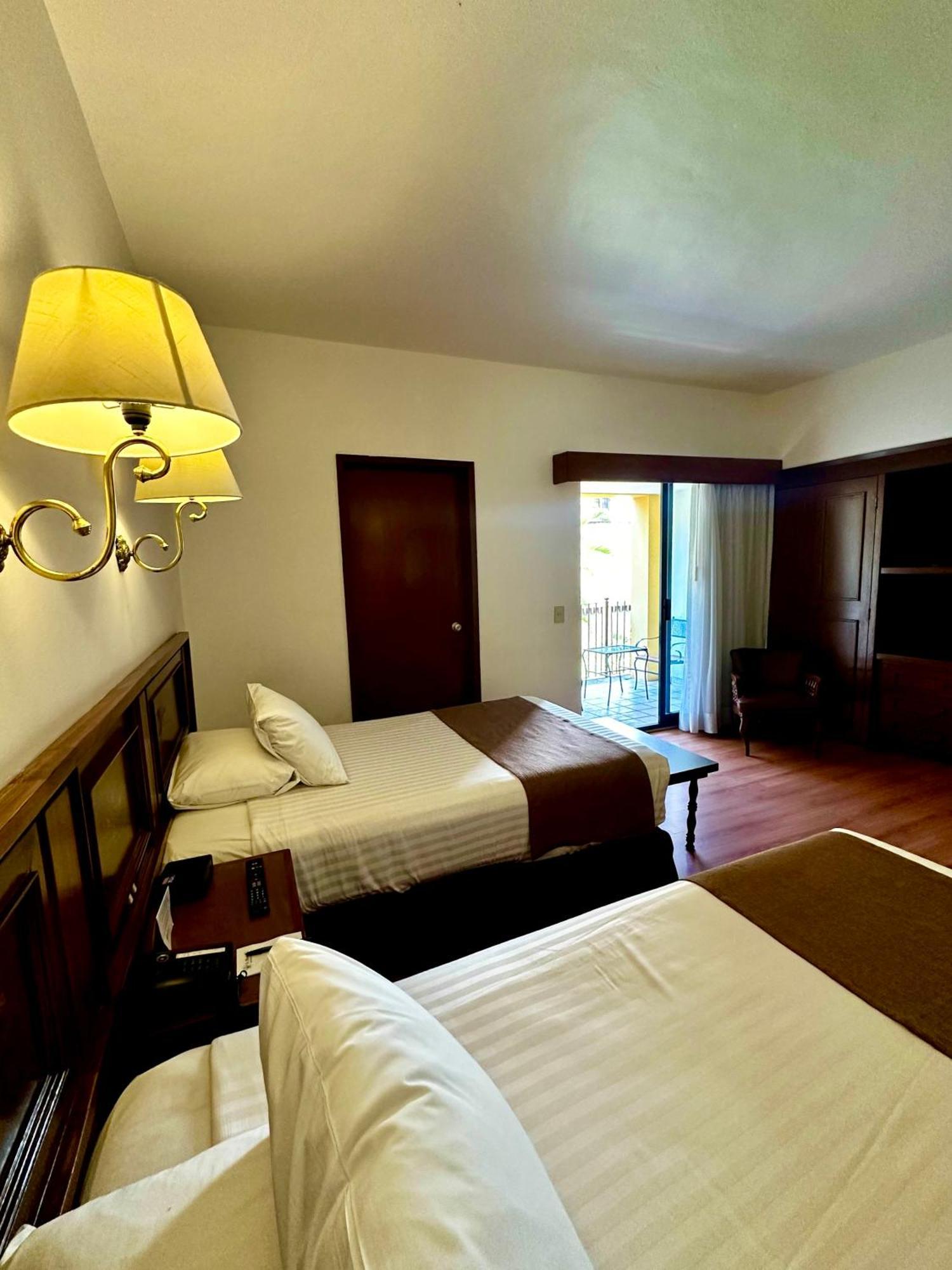 Hotel De Mendoza Гвадалахара Экстерьер фото